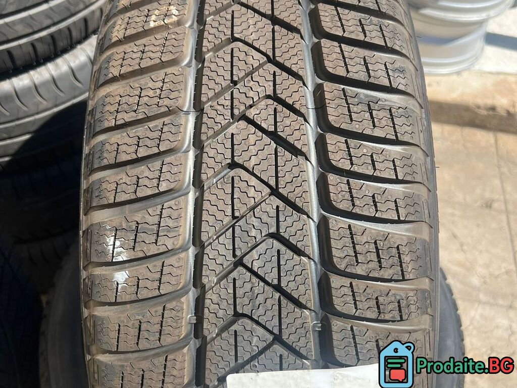 Зимна Гума 245 45 18 Pirelli DOT 2819 — снимка 2