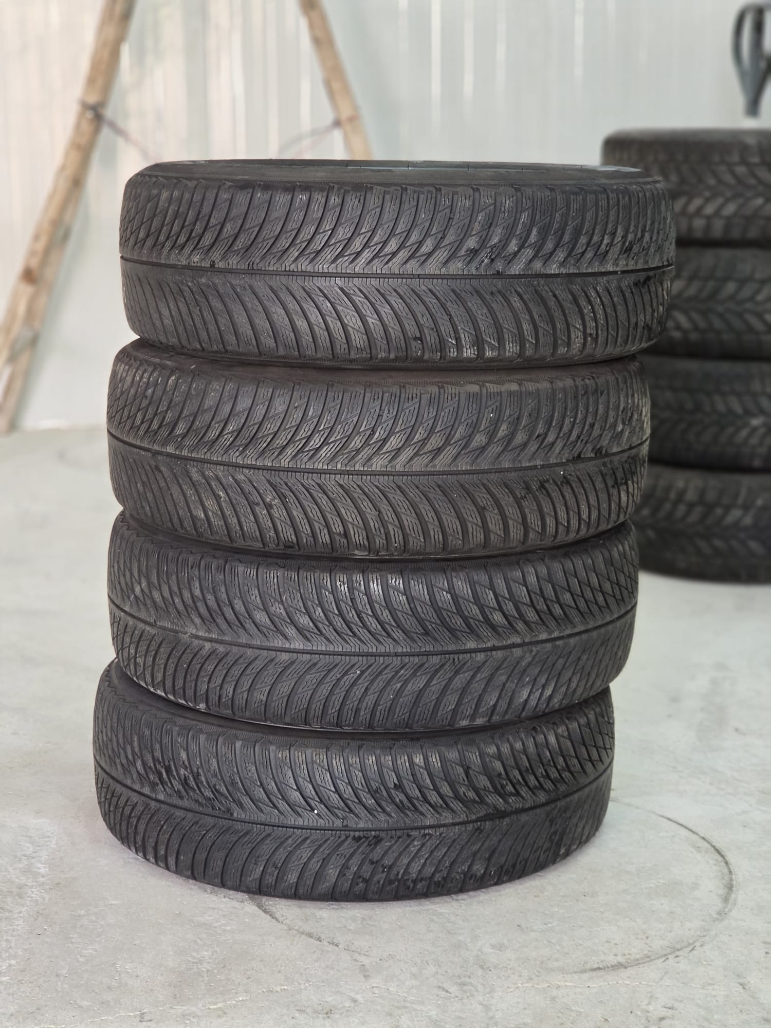 Гуми Зимни 235 65 17 Michelin Pilot Alpin5 Suv