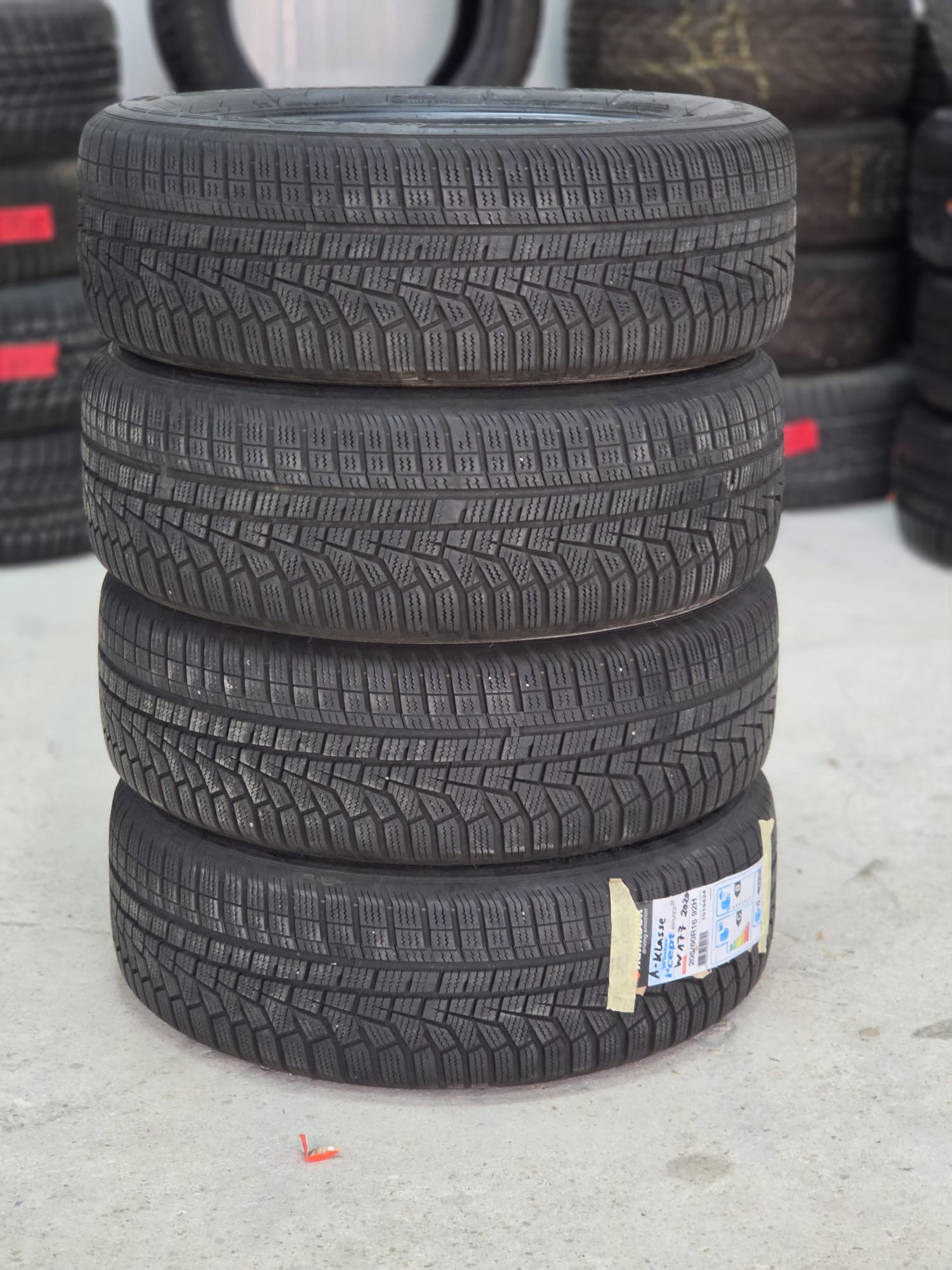 Зимни гуми 205 60 16 Hankook Winter Icept Evo 2 Дот 3320